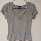 Rue 21 Gray Cropped Button Shirt Small (EC-A19) Rue 21 Gray Cropped Button Shirt Small (EC-A19)