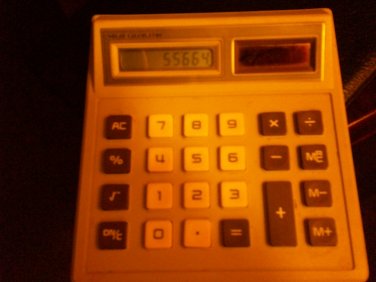 Calculator small desktop solar powered