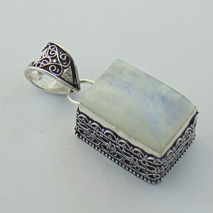 Highly Detailed Handmade rainbow Moonstone  925 Silver Jewelry Pendant P-1102L5