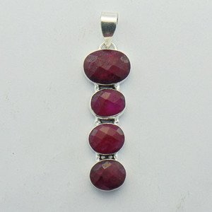 Very Nice Lovely 925 Silver Jewelry Pendant Studded With RUBY P-99L5