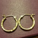 VINTAGE ITALY SOLID 10K YELLOW GOLD ETCHED HOOPS EARRINGS - HUGGIES - ESTATE