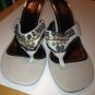 NEW ANNE MICHELLE FAWN TAN CANVAS WOODEN BEADS THONGS MUKES SANDALS PUMPS 10 M
