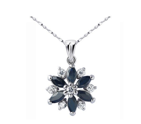 Natural sapphire flower shape silver pendant