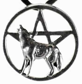 Howling Wolf Pentagram Neclace