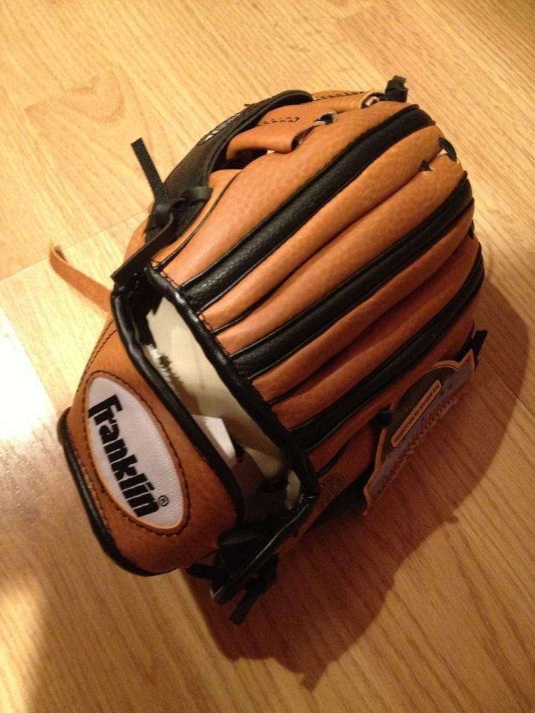 BRAND NEW Youth Size Franklin Ready To Play Fielding Glove, with Ball Left hand