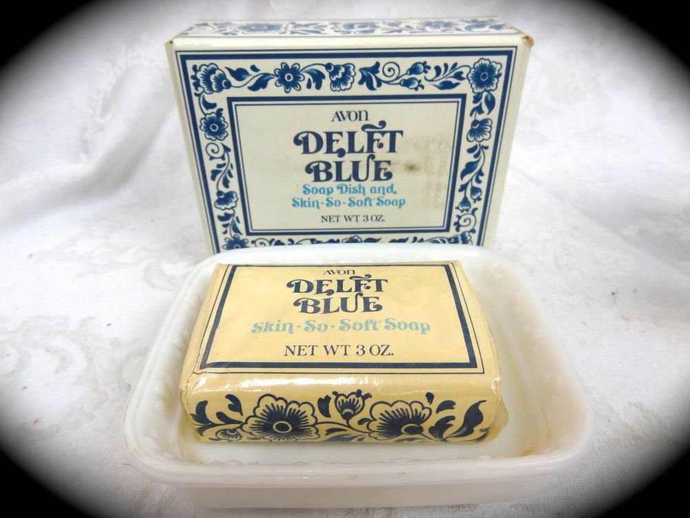 Avon Delft Blue Soap Dish & SkinSoSoft Soap