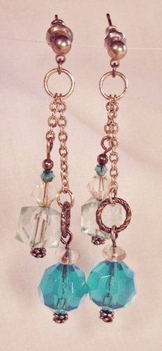 E7 - turquoise beaded earrings