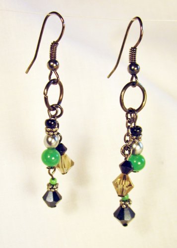 E10 - green & black beaded earrings