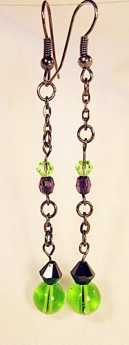 E17 - black & green beaded earrings