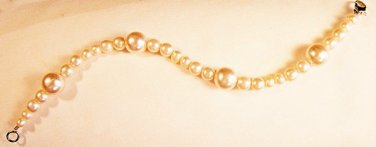 B4 - pearl beaded bracelet