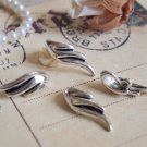 1x Tibetan Silver 3D Wing Pendant PF445