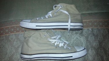 Tan high top canvas sneaker shoe Mens Brown High Top Canvas sneaker shoe 9 US