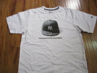 NEW YORK YANKEE BASEBALL SHORT SLEEVE T-SHIRT NEW ERA FITTED BASEBALL T-SHIRT L