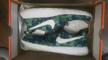 Nike Roshe Run Print Poison Green Palm Trees Sneakers 655206 413 Men s Size 10