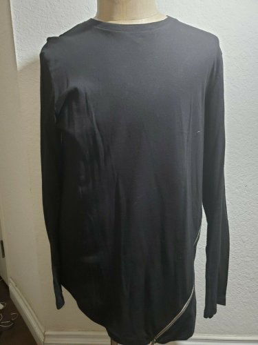 Black Long Sleeve Extended T-shirt  PRE-OWNED CONDITION MEDIUM