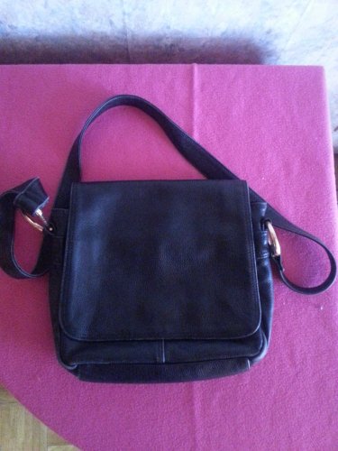 Stone Mountain Soft Leather Black Messenger Handbag GUC