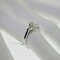 ESTATE 1.06 CT DIAMOND LUXURIOUS RING IN 18 KT WHITE GOLD.