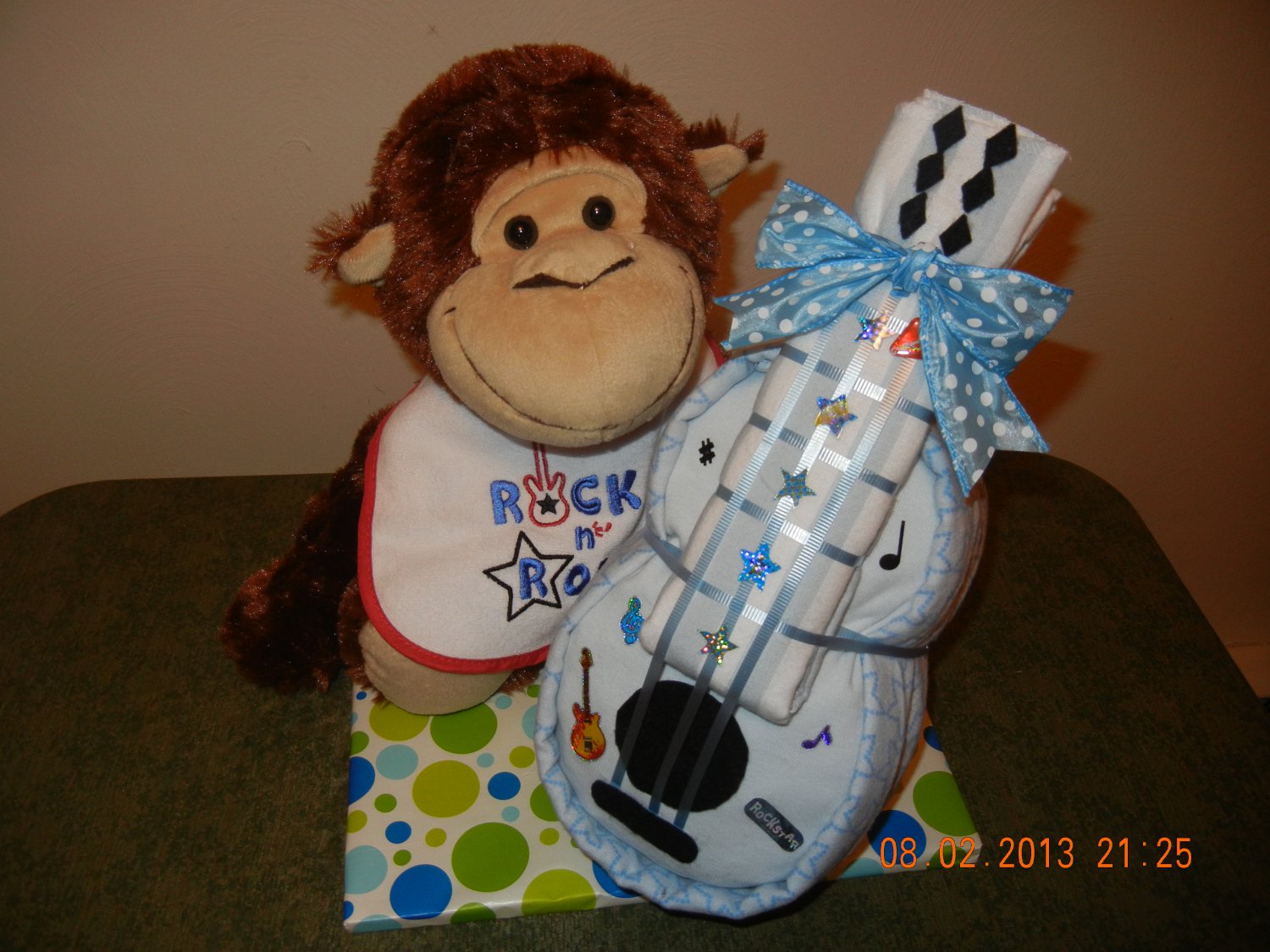 guitar diaper cake