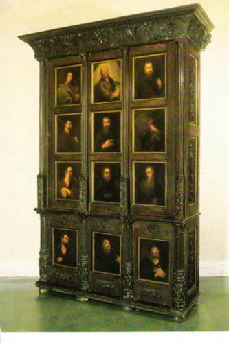 Cabinet Bronte Museum Haworth Apostles Postcard. Mauritron 249855