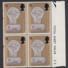 GB QEII Stamp. 1969 Prince Charles 9d Edge BLK 4 UM SG805 Mauritron #78222