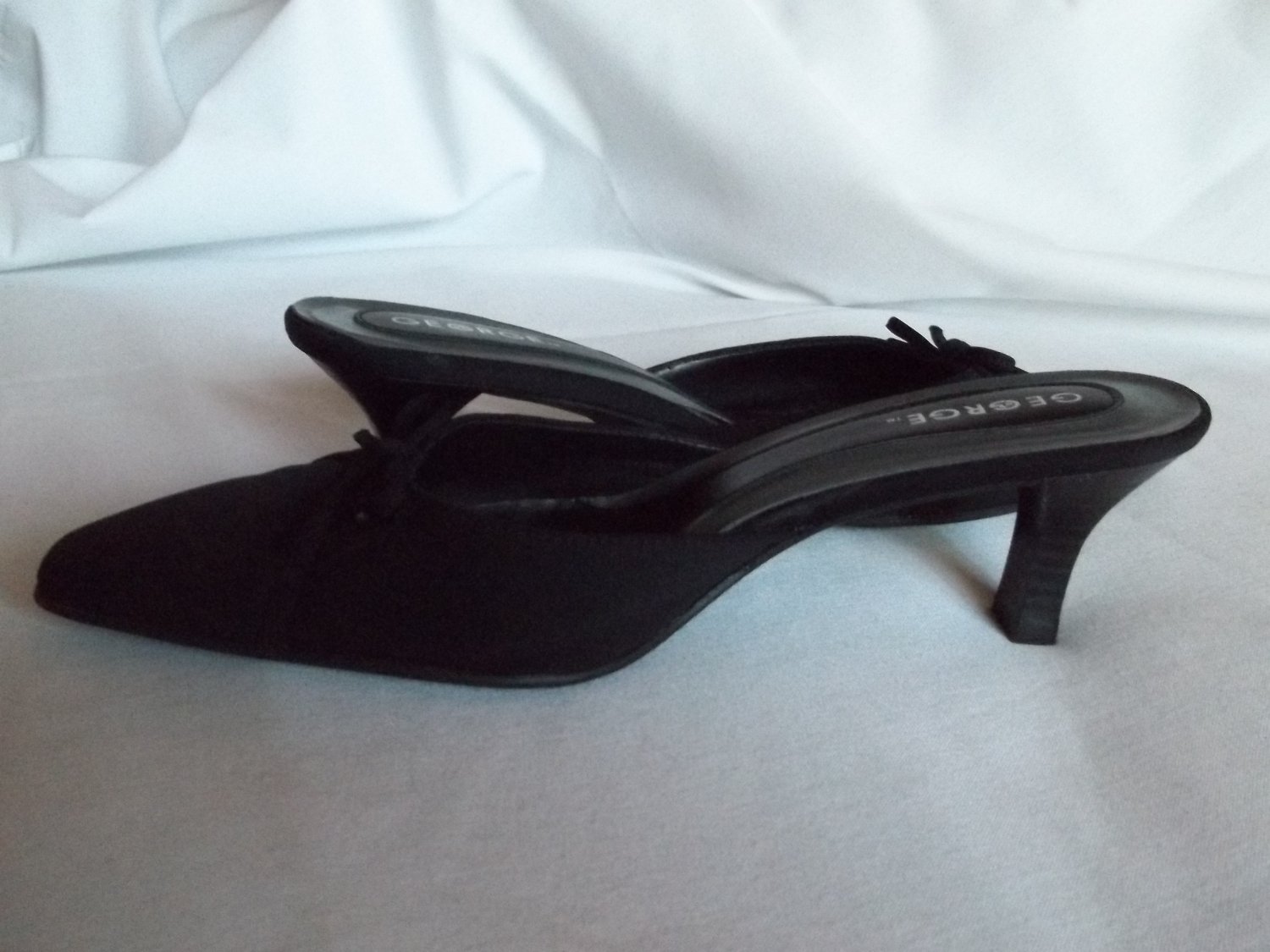 square low heel slides