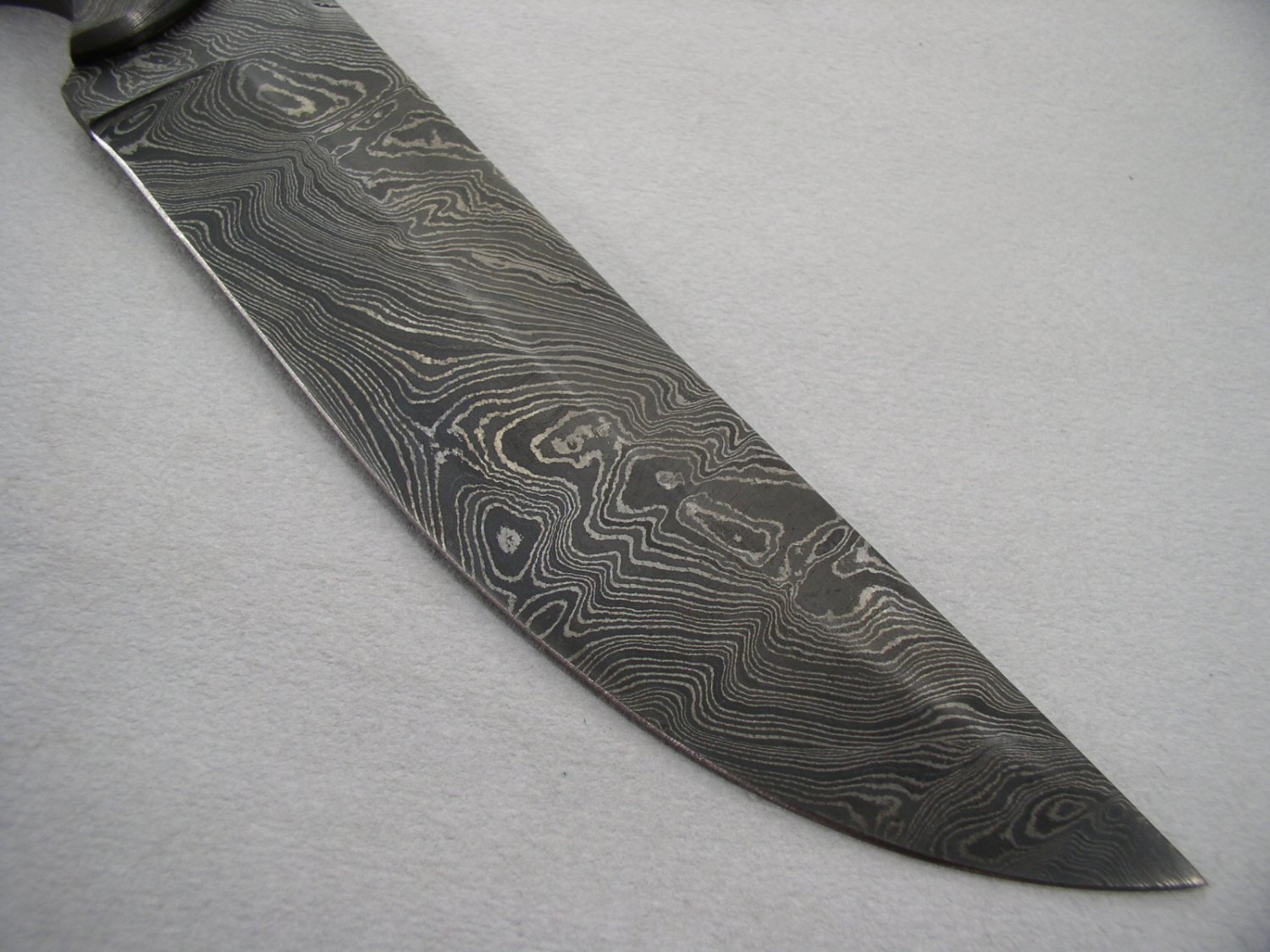 Full Tang Damascus Steel Hand Made Fixed Blade Knife And Seasond Wood