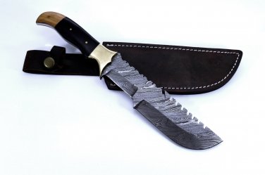 Full Tang Damascus Steel Hand Made Fixed Blade Knife & Seasond Wood Handle + Genuine Leather Sheath