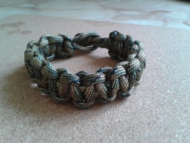 One Colour Cobra Weave Bracelet with Knot and Loop Tie