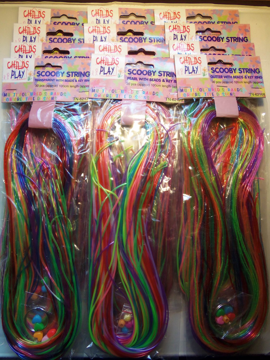 How To Start Scooby Doo Strings 12 packets of 30 Scooby Strings Scoubidou with beads and keyring.