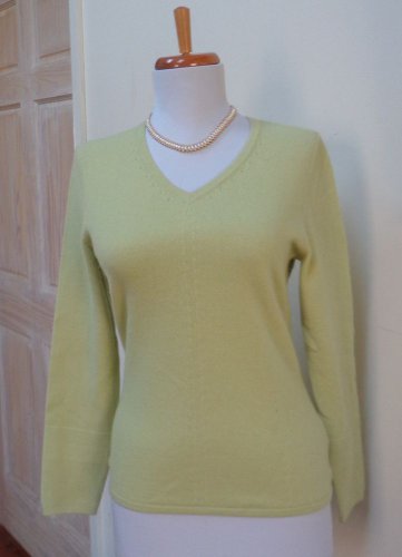 EUC - CLASSIQUES ENTIER Lime Green 100% Cashmere V-Neck Sweater - Size XS/S