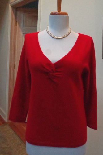 EUC -GARFIELD & MARKS True Red 100% Cashmere Twist-Front V-Neck Sweater - Size S
