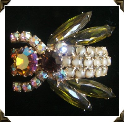 Stunning Unmarked Vintage BEE BROOCH / Pin~ Prong Set Citrine ABs Opalescent