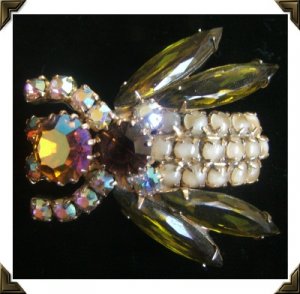 Stunning Unmarked Vintage BEE BROOCH / Pin~ Prong Set Citrine ABs Opalescent