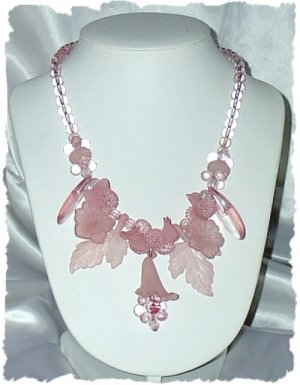 Necklace ~ Pink FLOWERS Plastic Beaded 1960s Boho