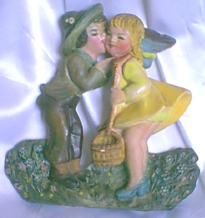 Chalkware KISSING COUPLE Delcraft or Jack & Jill c.1950