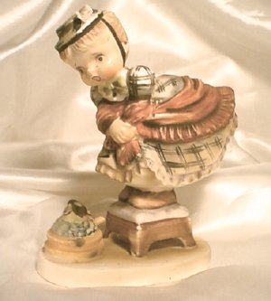 ESD Japan - Little Miss Muffett Figurine