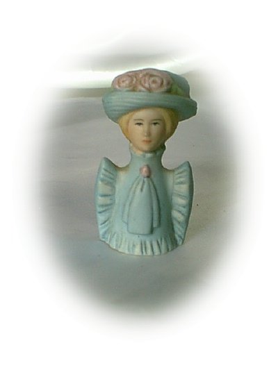 Avon Fashion Silhouettes Thimble 1800s Lady