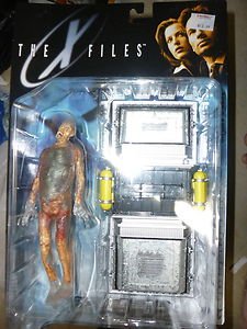 McFarlane X-Files Fight Future Movie Series 1 Fireman w/Cryolitter Action Figure