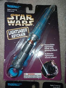 Star Wars Glowing Lightsaber Keychain   1997 Tiger Electronics