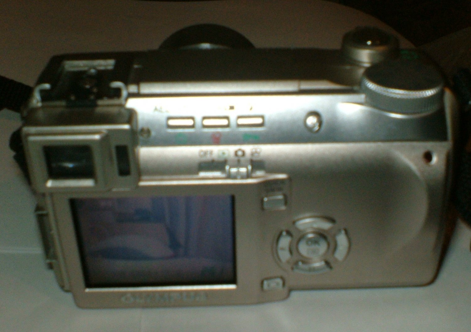 Olympus C770 Ultra Zoom Digital Camera 10x zoom w/4MPx