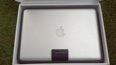 Apple MacBook Pro Computer 2.3ghz i5 13" MC700LL/A - 13 inch 2011