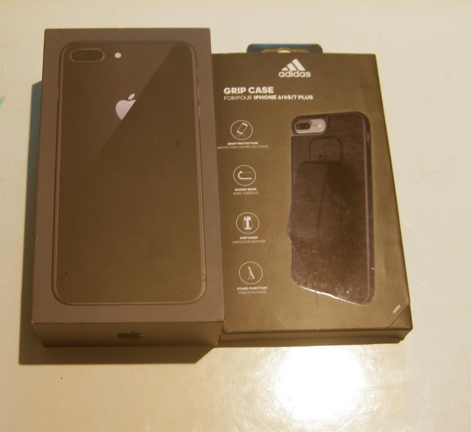 Magnificent Near-Mint 64gb Unlocked Iphone 8 Plus (A1864) & More!!