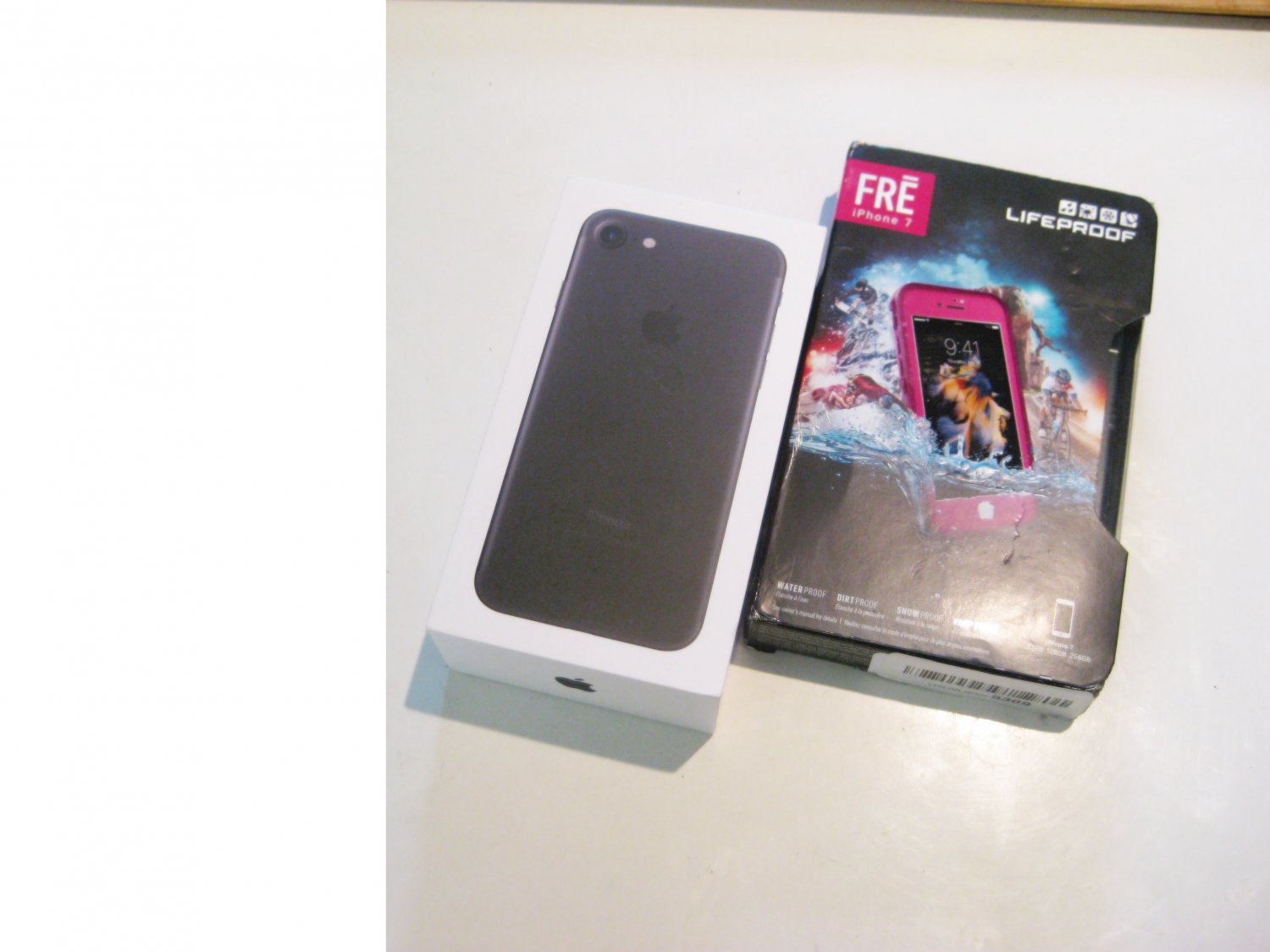 New Condition 32gb Verizon CDMA/GSM Iphone 7 A1660 Bundle Warranty 08/20