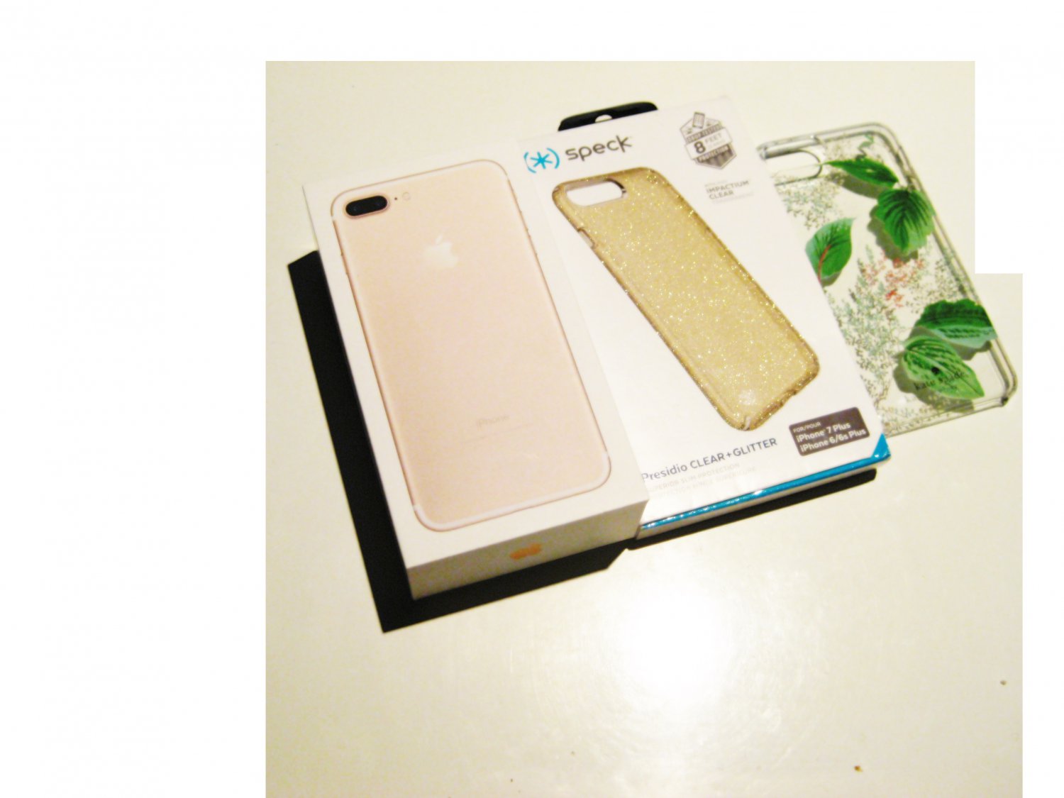 Gorgeous Gold 256gb Unlocked CDMA/GSM Iphone 7 Plus Bundle!
