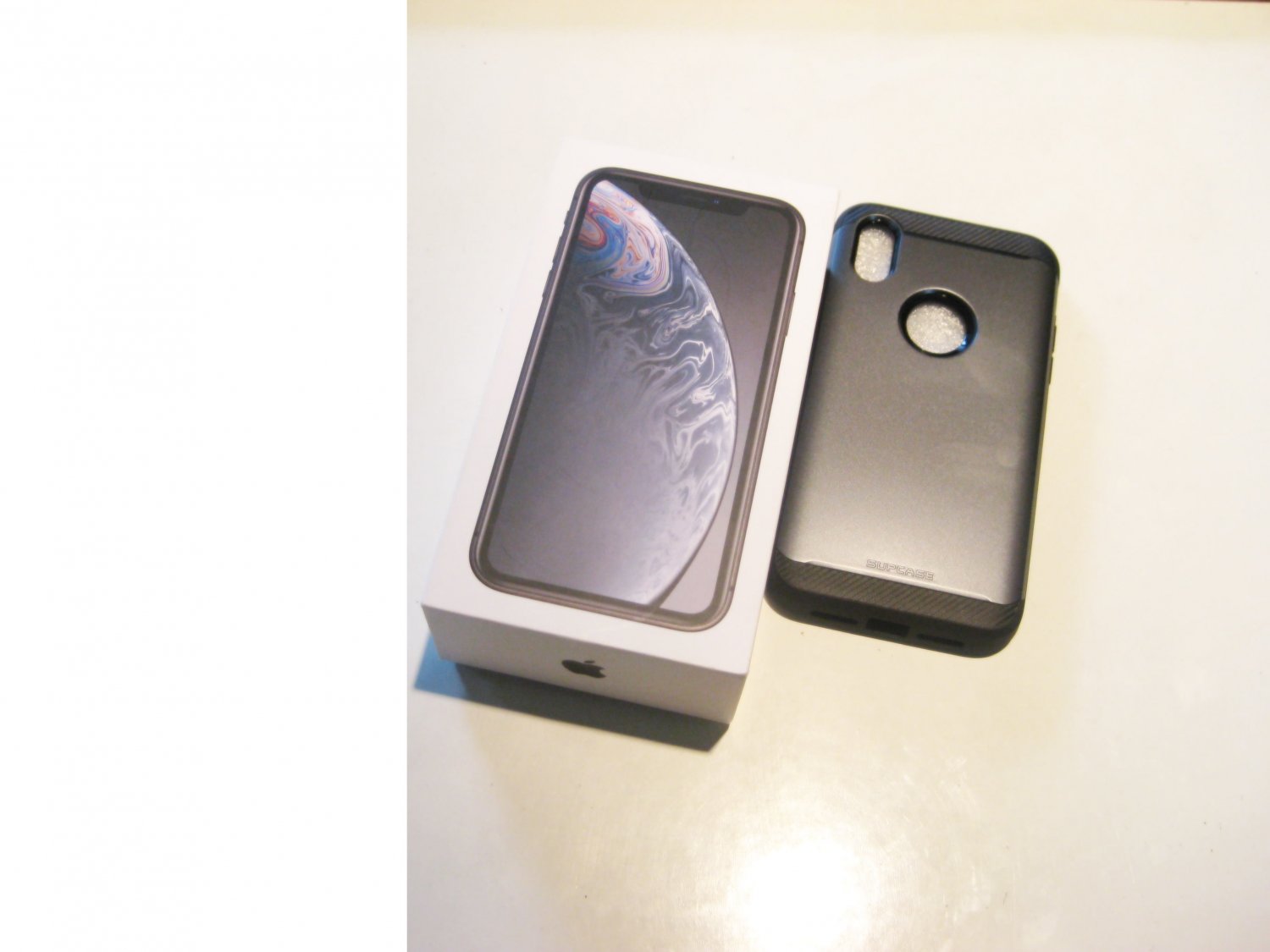 64gb New Iphone XR A1984 Bundle! Warnty 6/21 (Verizon)