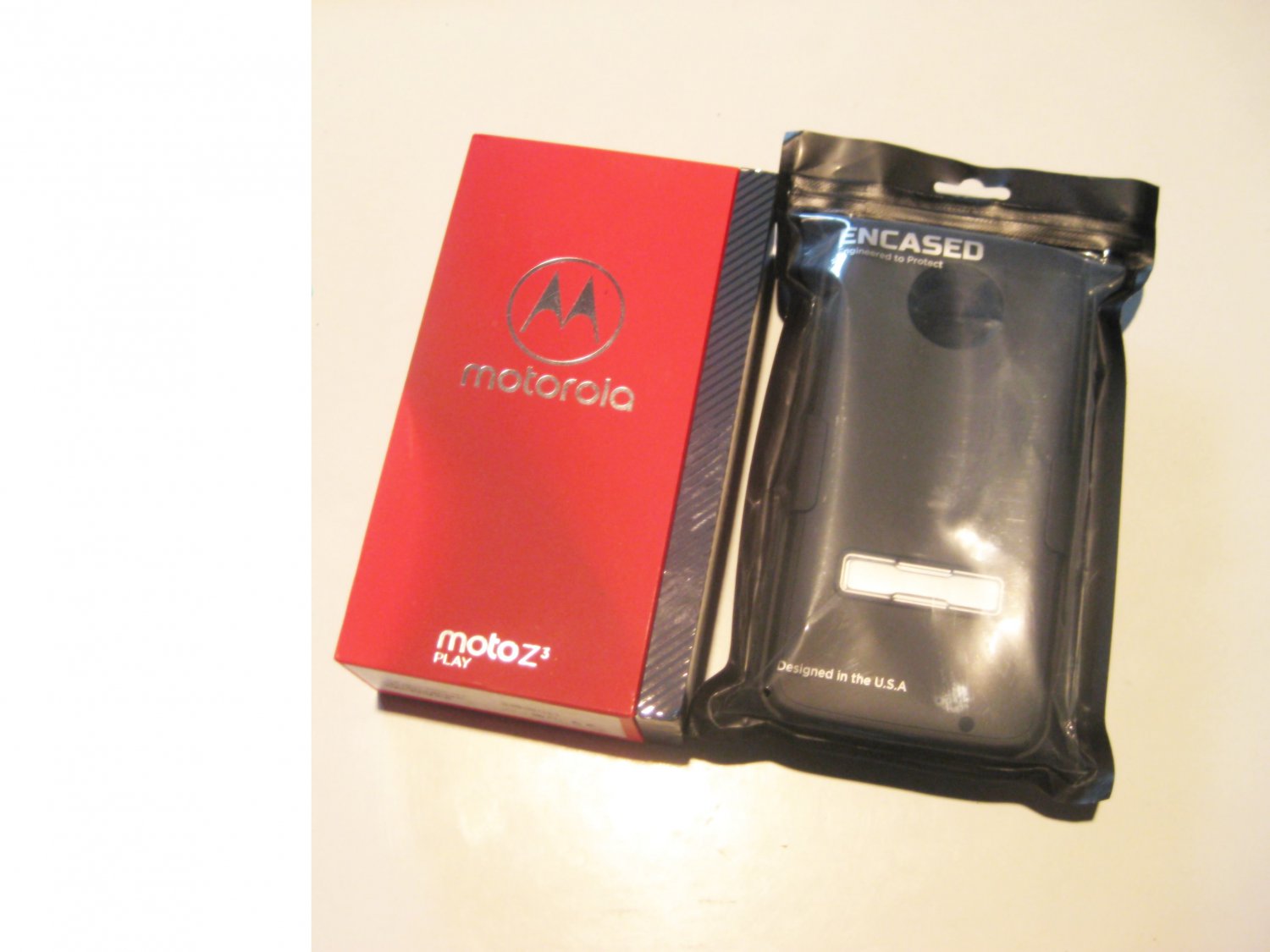 9.5/10 Unlocked MOTO Z3 Play Bundle 96gb Total!!