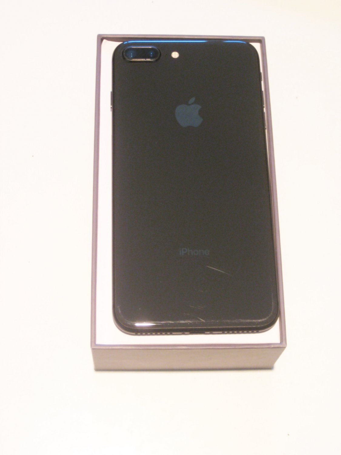 9/10 Excellent 256gb Unlocked Iphone 8 Plus (A1864) Bundle!!
