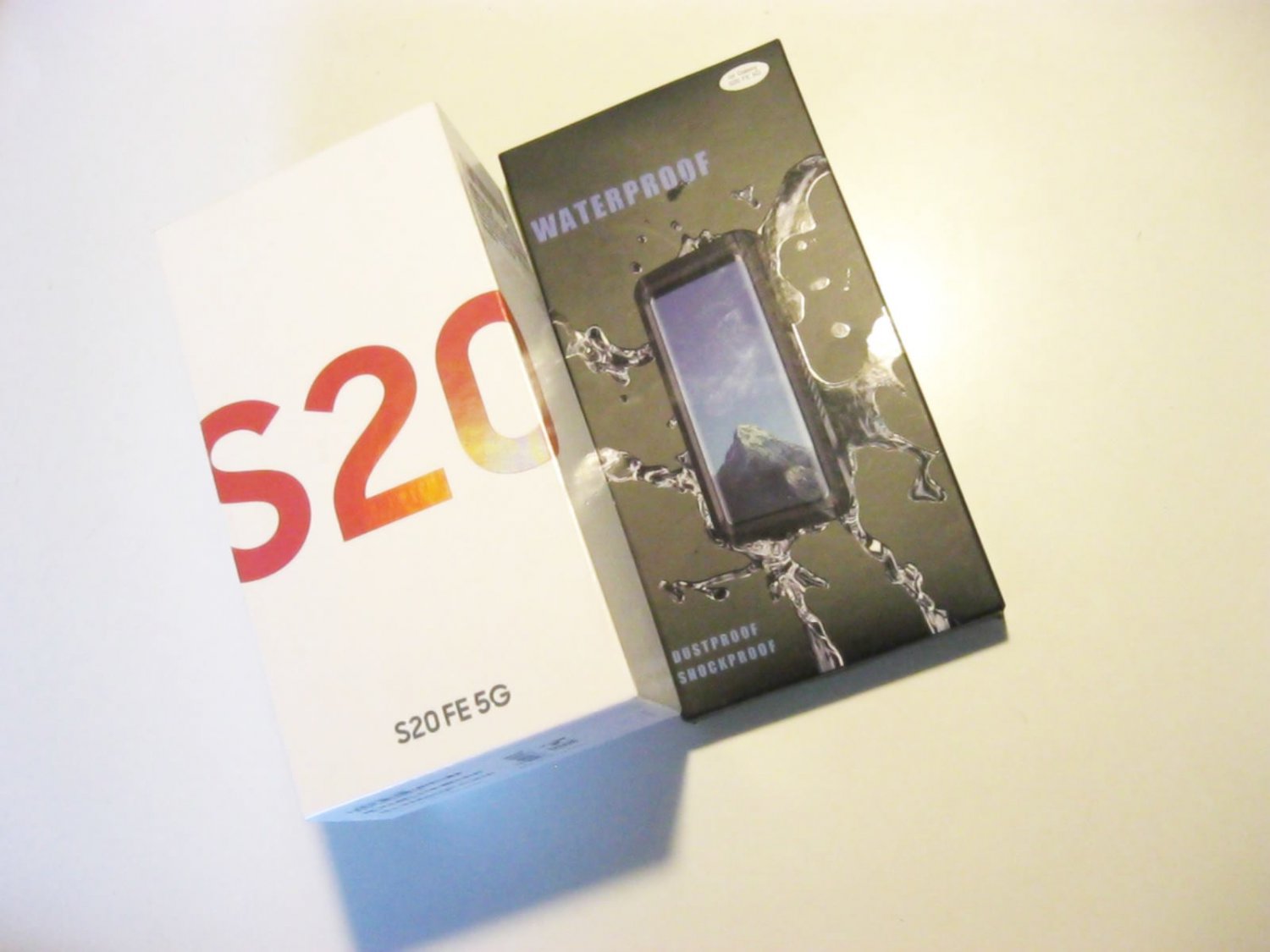 Like- New FACTORY UNLOCKED  128gb Samsung RED S20 FE 5g Deal!! WRRNTY 7/23