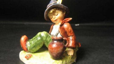 Goebel Hummel # 409 " Coffee Break " Special Edition Number 8 Figurine