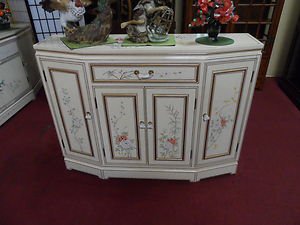 French white flowers design cut corner Cabinet